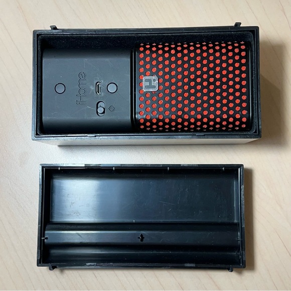 iHome IK8 Rechargeable Portable Speakers with Travel Case for Kindle Fire - Picture 6 of 14